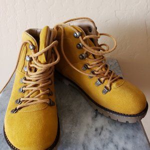 Birkenstock Suede Hiking Boots Golden Tan size 6